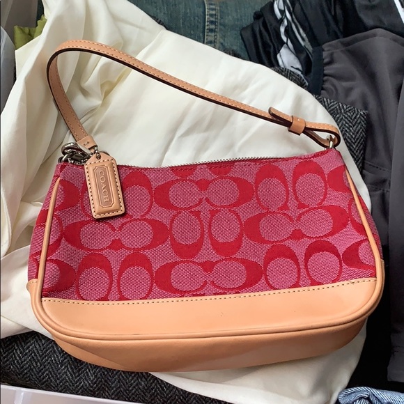 Coach Handbags - Coach classic small purse handbag